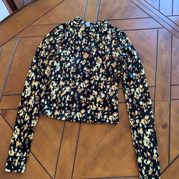 NWOT & Other Stories stretch velvet top size 0 long sleeved pattern top gift - Picture 11 of 12